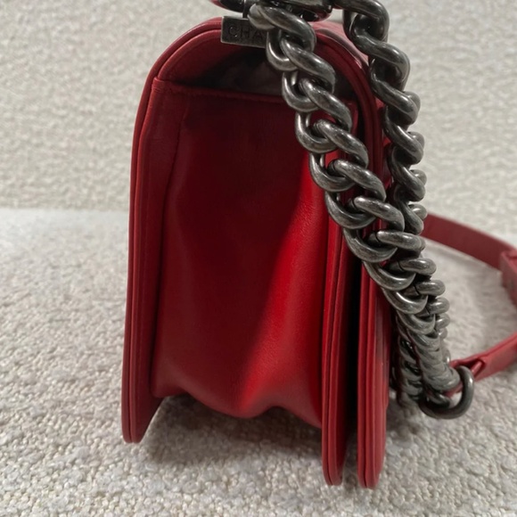 Pre-Owned Authentic Chanel Boy Bag Red Lambskin Old Medium - Picture 2 of 16